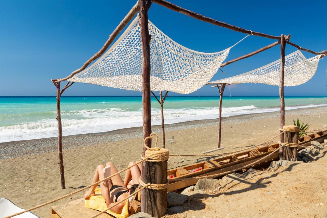Villa Beach Heaven โพมอส ภายนอก รูปภาพ