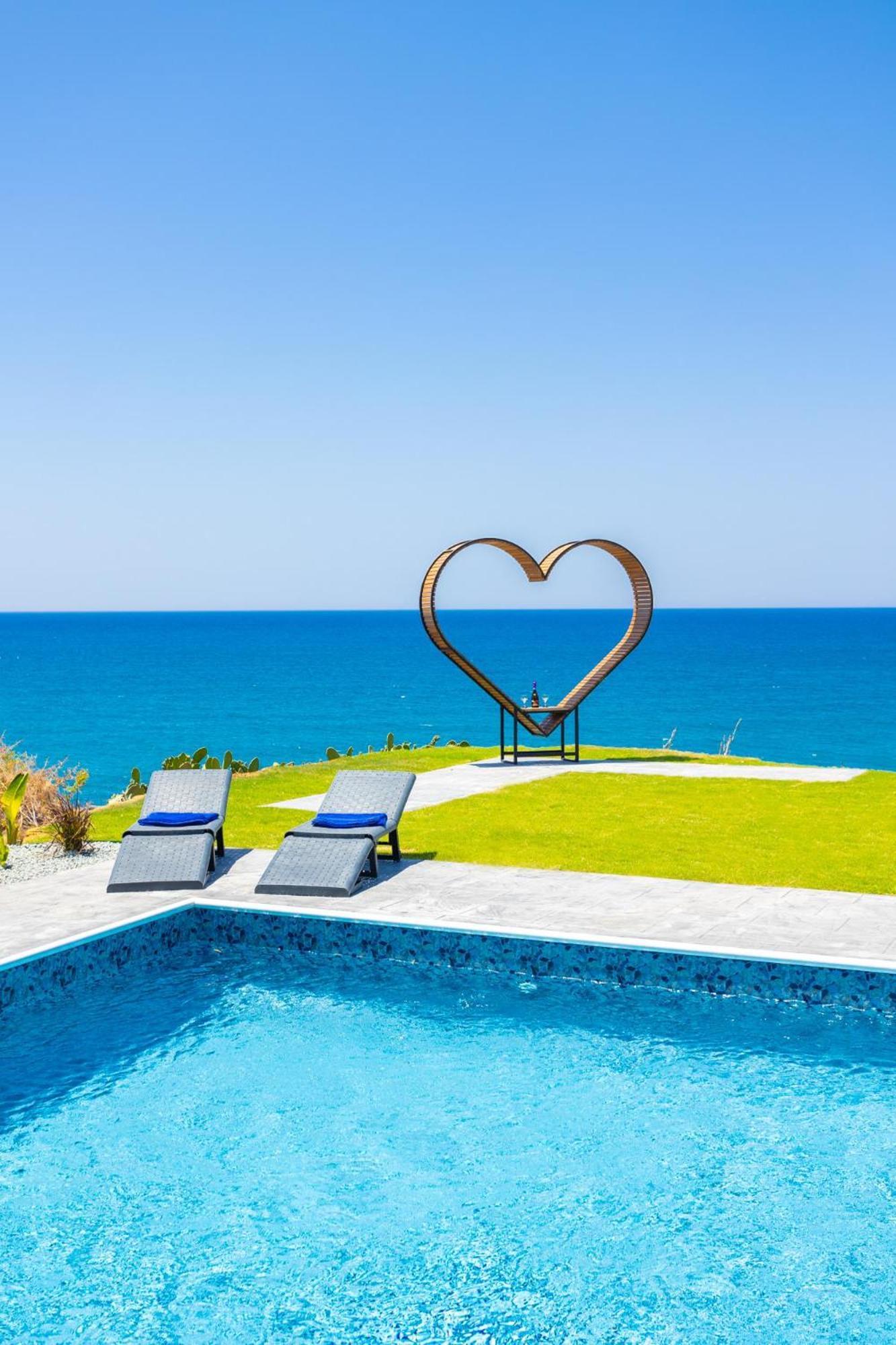 Villa Beach Heaven โพมอส ภายนอก รูปภาพ
